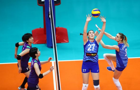 PolinaMatveevaofRussiapasstheball За такую сборную не стыдно. Россия сражалась, но уступила Японии в Лиге наций