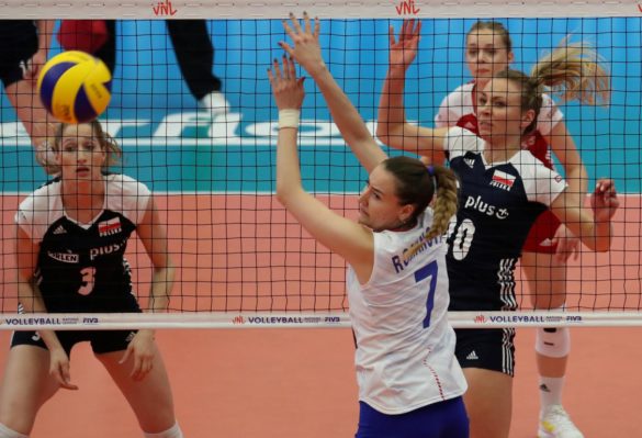 RussiansRomanovamisstoblocktheball Седьмая пуля. Российская сборная проиграла еще один матч Лиги наций