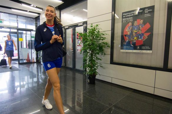 Россия-Испания: «Играть надо!» Тренер сборной России вспылил, а девушки победили